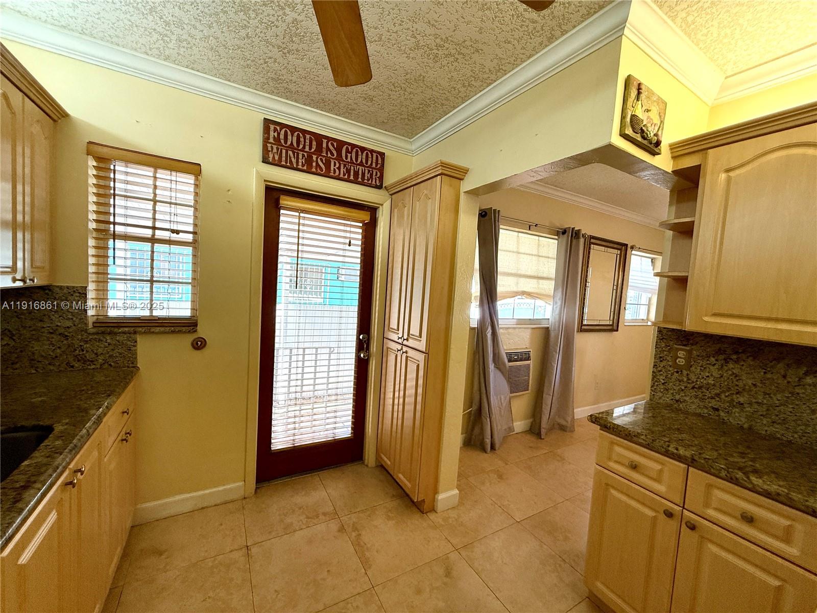 MOSERS ADDN TO HIALEAH - Residential