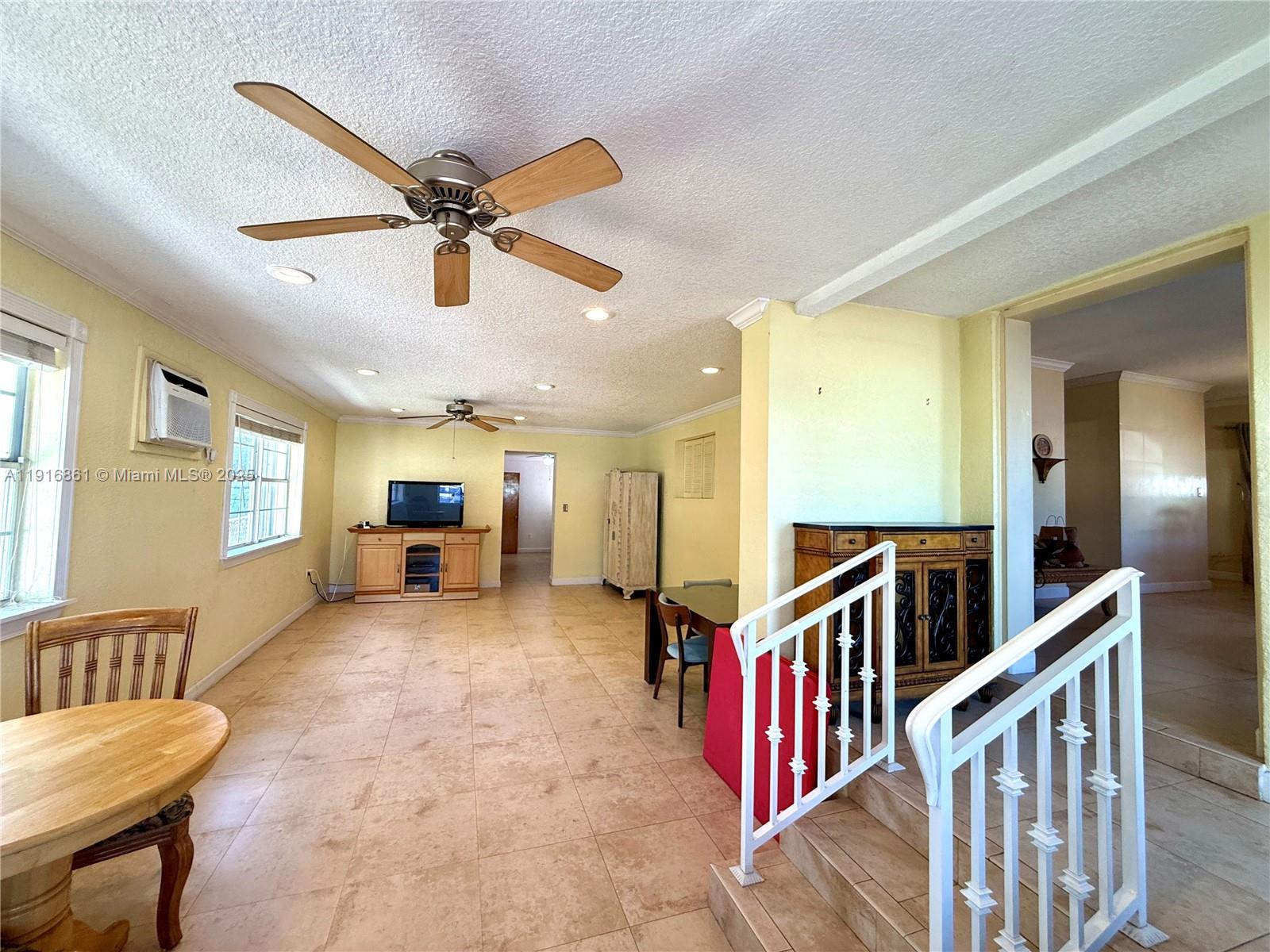 MOSERS ADDN TO HIALEAH - Residential