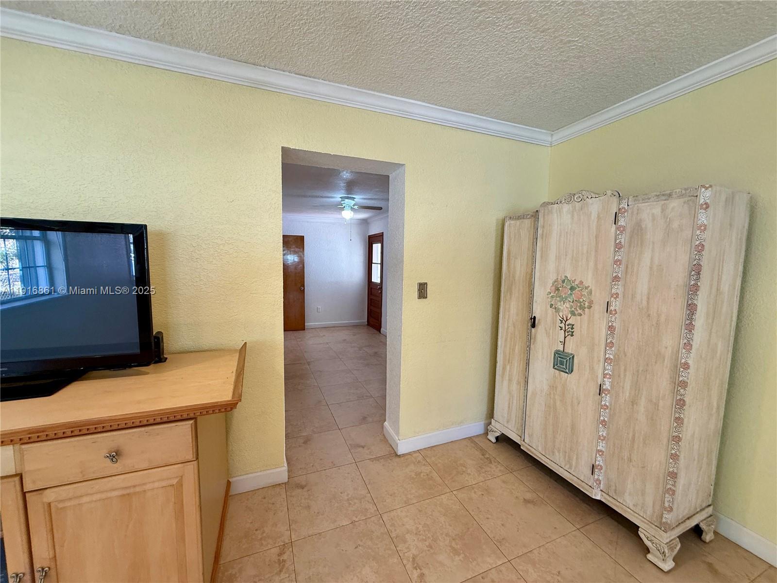 MOSERS ADDN TO HIALEAH - Residential