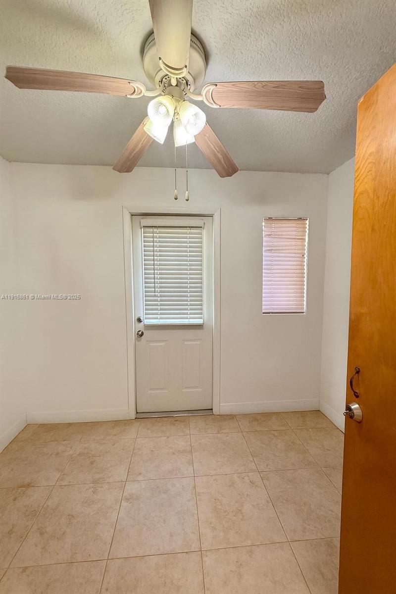 MOSERS ADDN TO HIALEAH - Residential