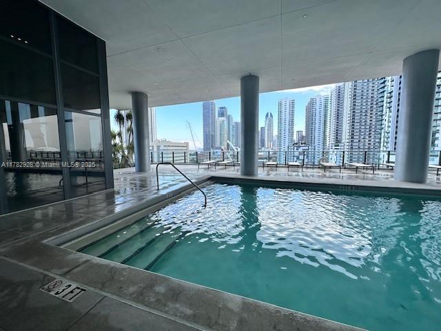 CANVAS CONDO - Residential