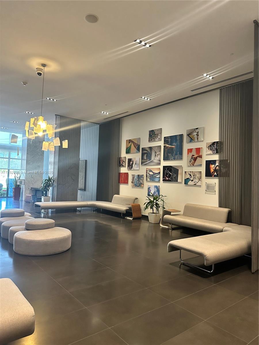 CANVAS CONDO - Residential