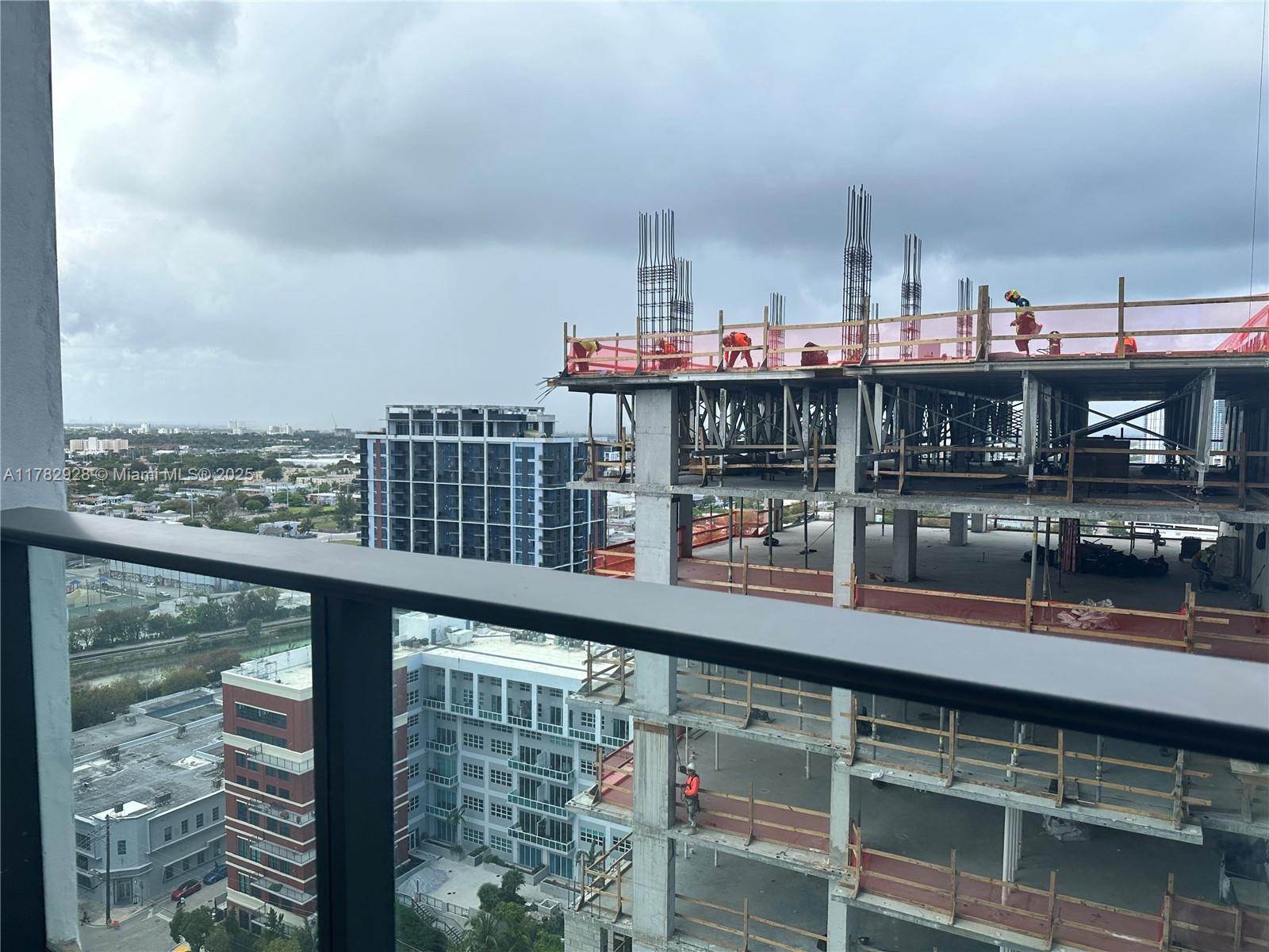 CANVAS CONDO - Residential