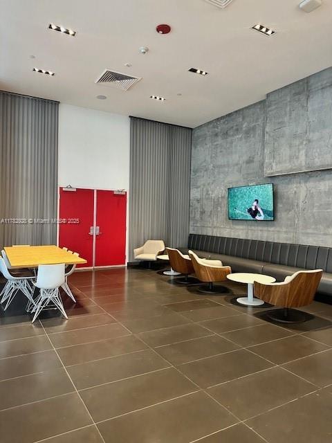 CANVAS CONDO - Residential