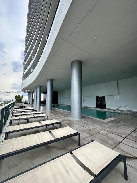 CANVAS CONDO - Residential