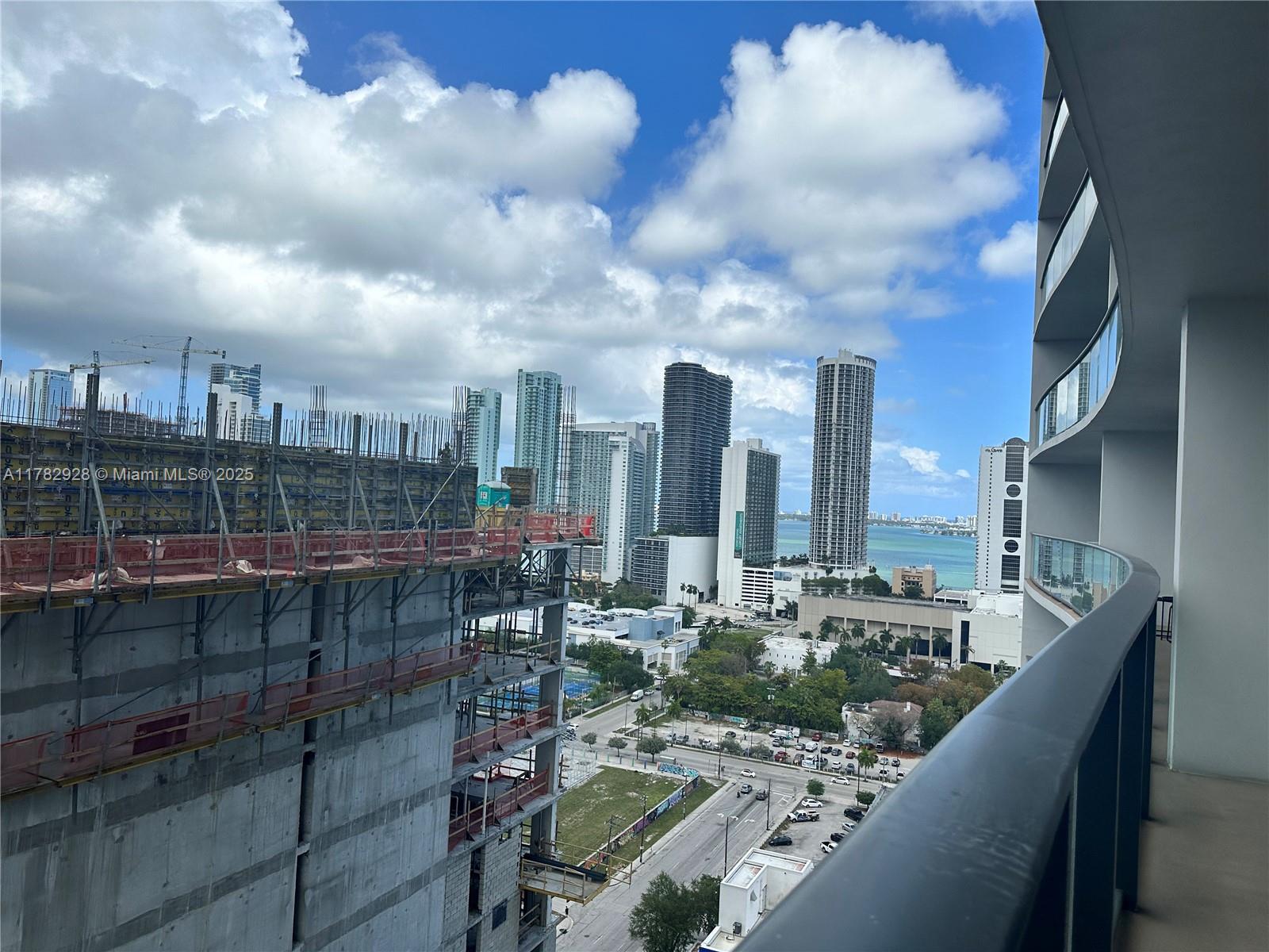 CANVAS CONDO - Residential