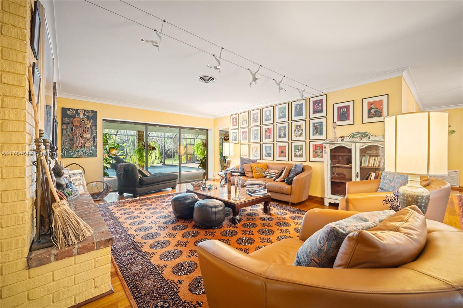 HUTCHINSON SUB - Residential