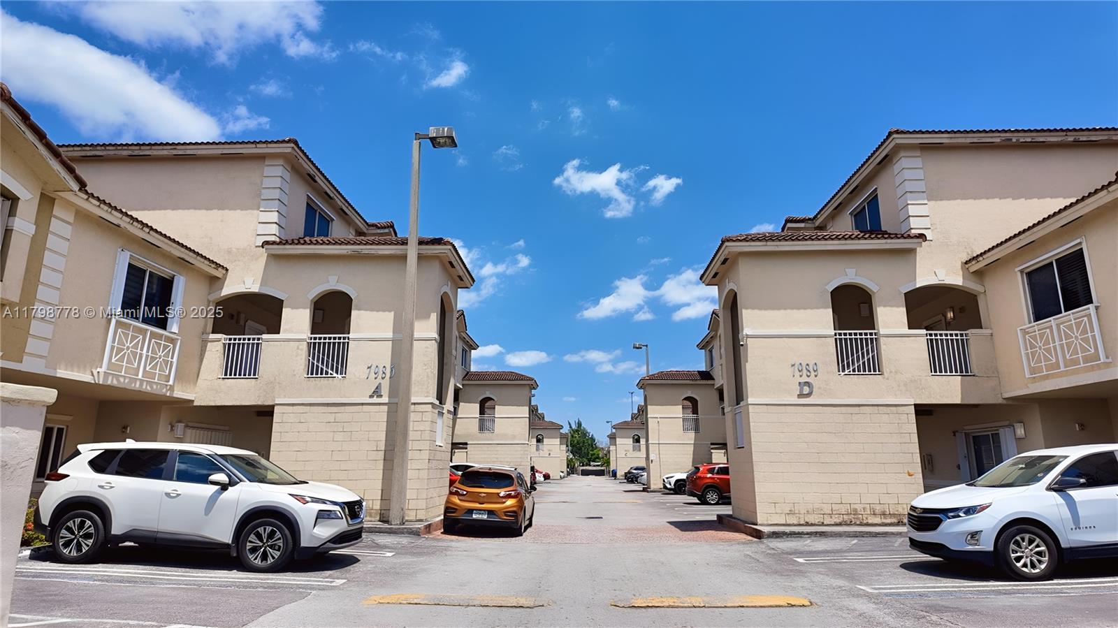 PARK PLACE AT MIDWAY COND - Residential