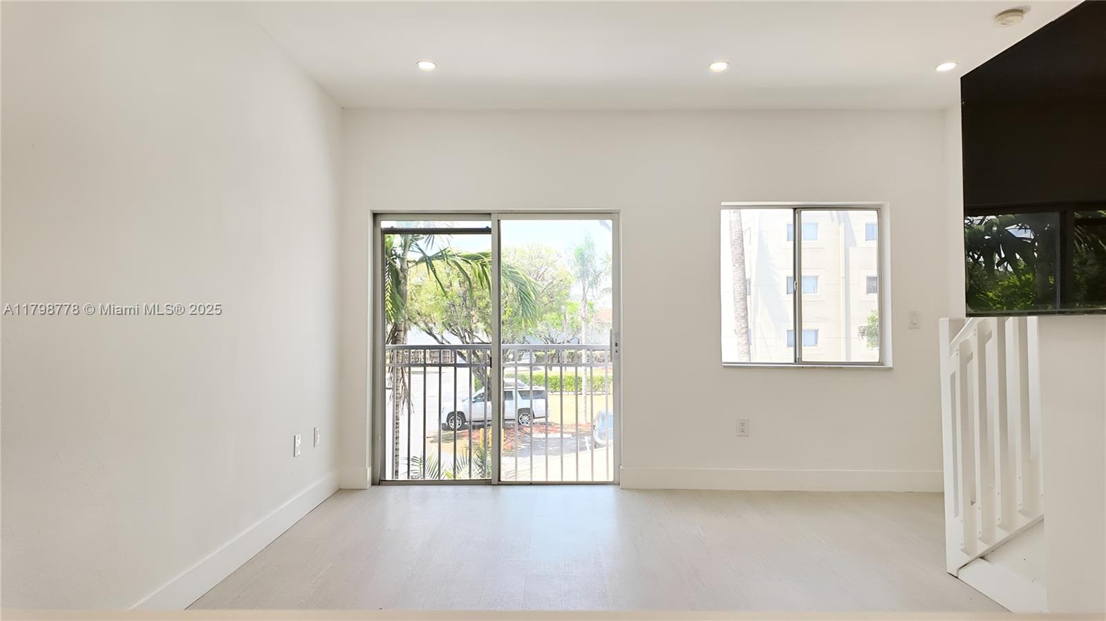 PARK PLACE AT MIDWAY COND - Residential