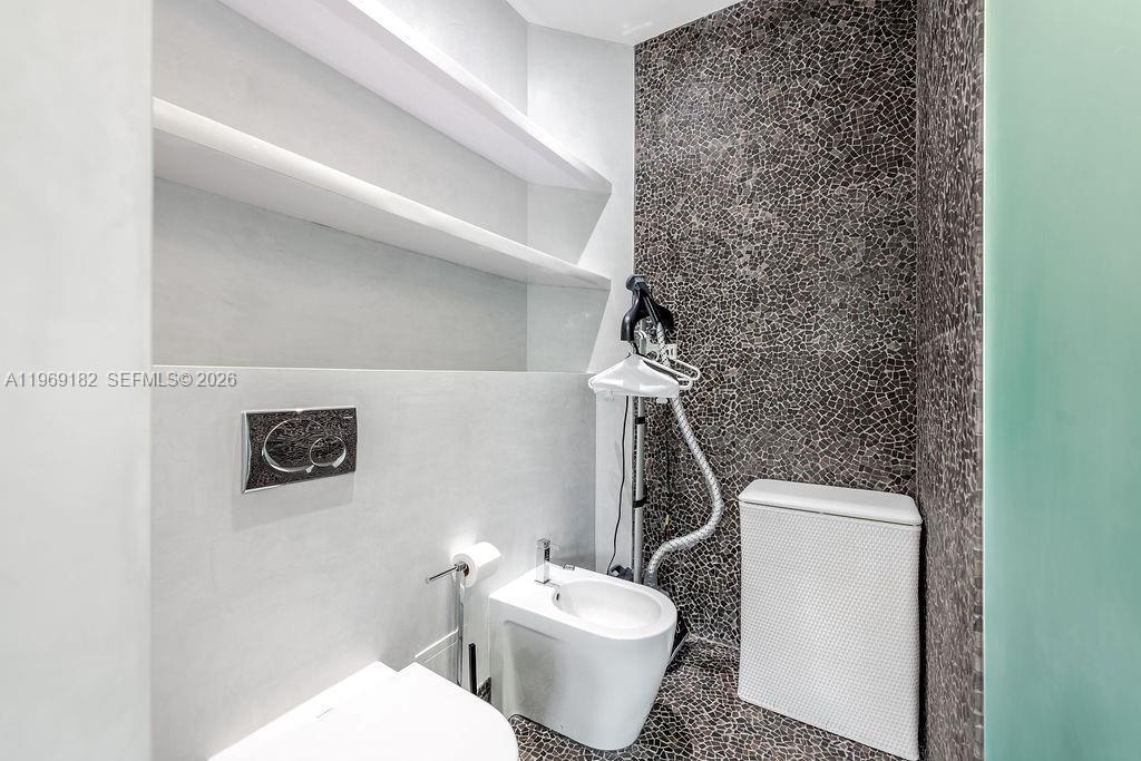 GOLDEN GATE ESTATES & MAR - Residential Lease