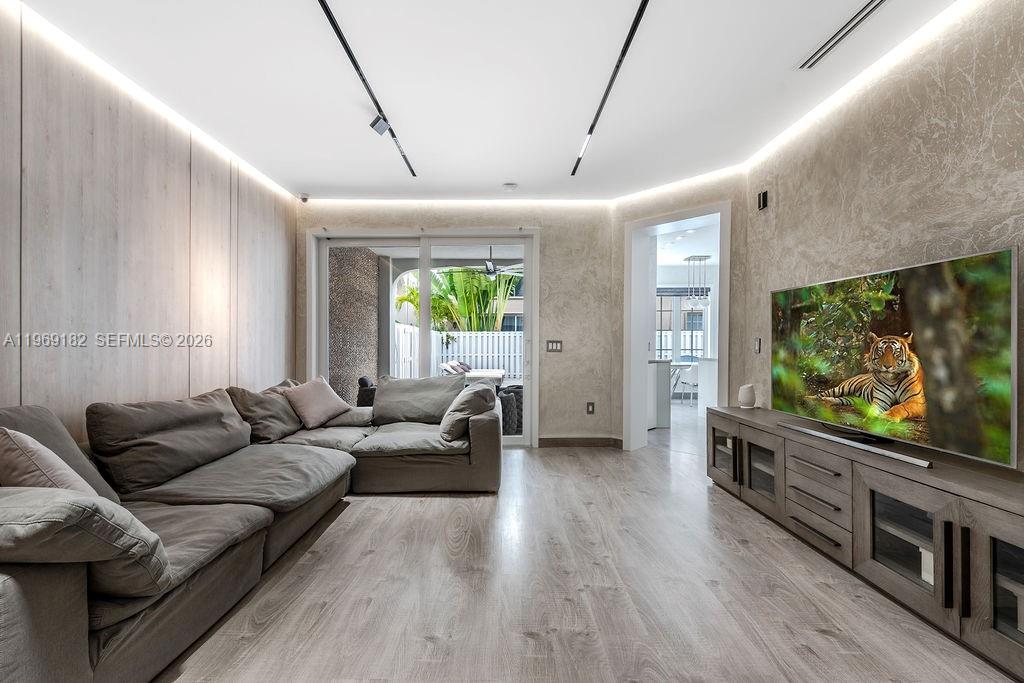 GOLDEN GATE ESTATES & MAR - Residential Lease