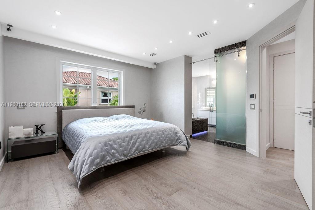 GOLDEN GATE ESTATES & MAR - Residential Lease