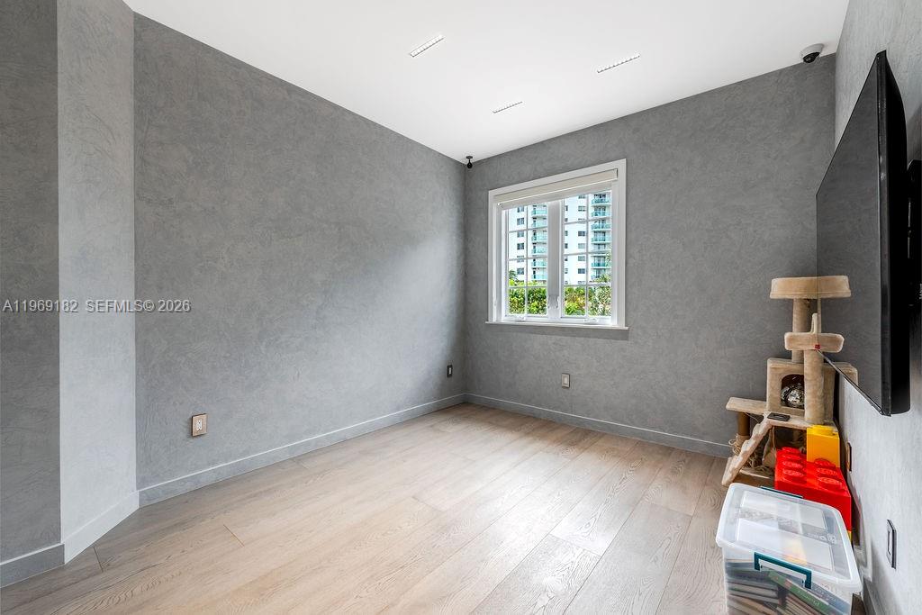 GOLDEN GATE ESTATES & MAR - Residential Lease