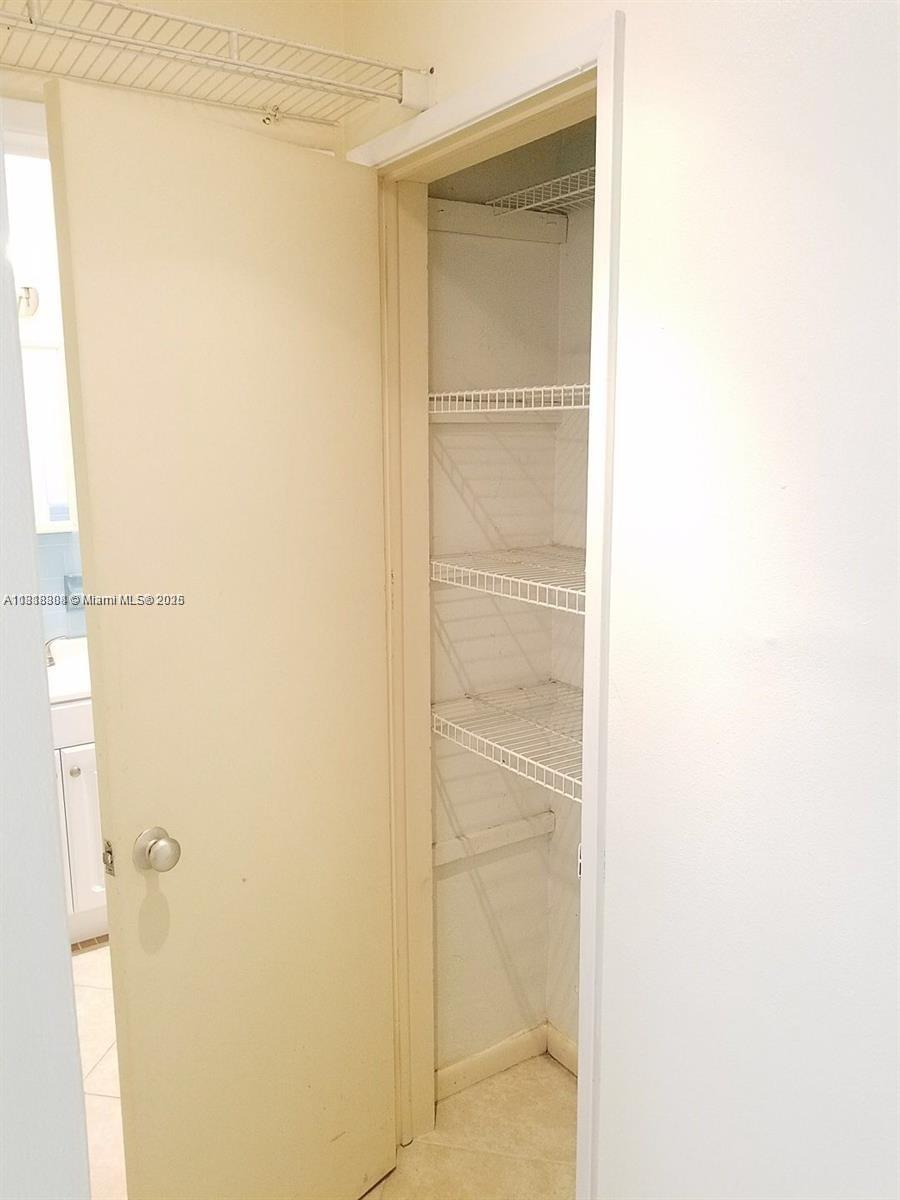 FLORENCE VILLAS - Residential Lease