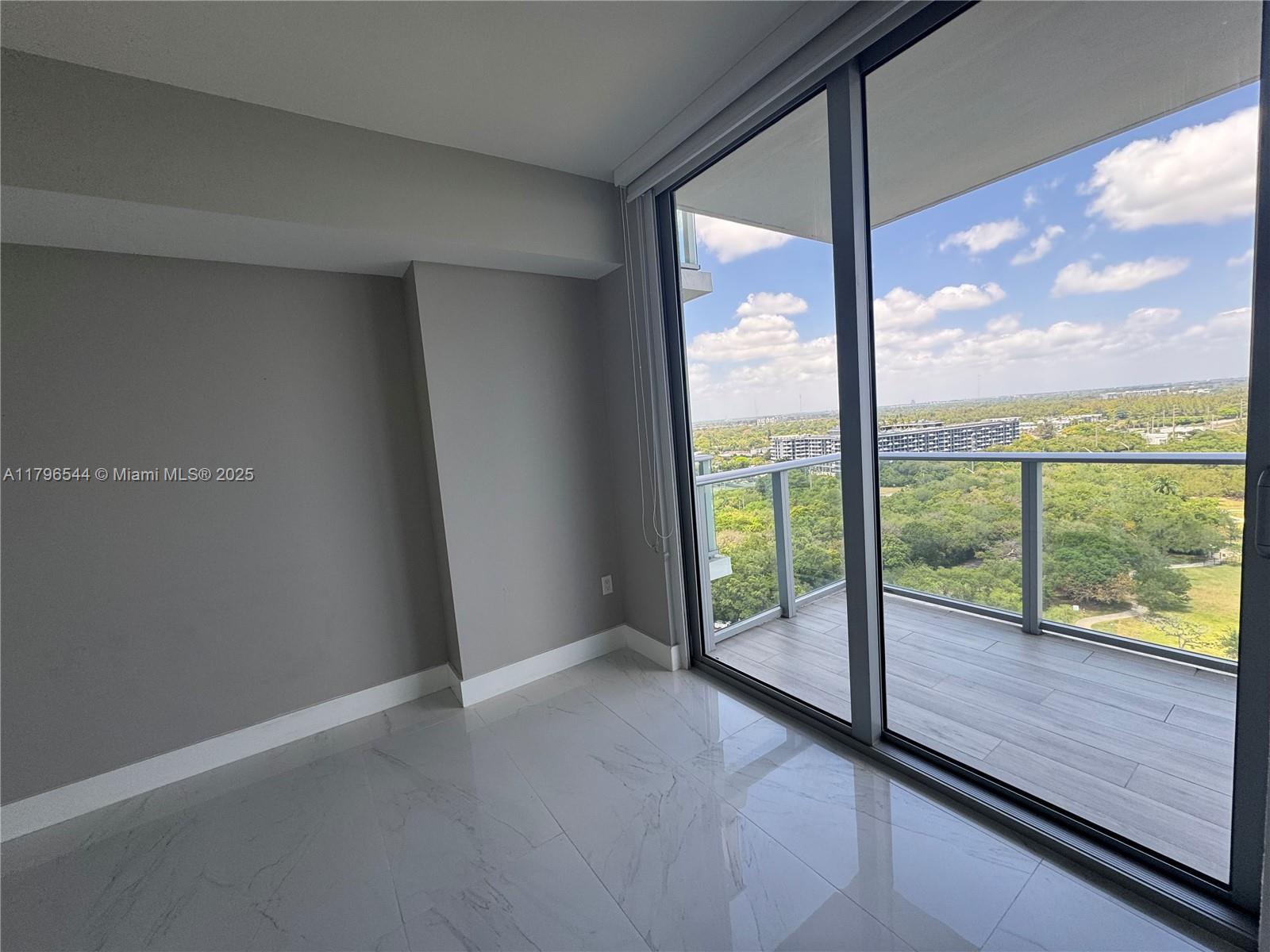 THE HARBOUR NORTH CONDO - Residential