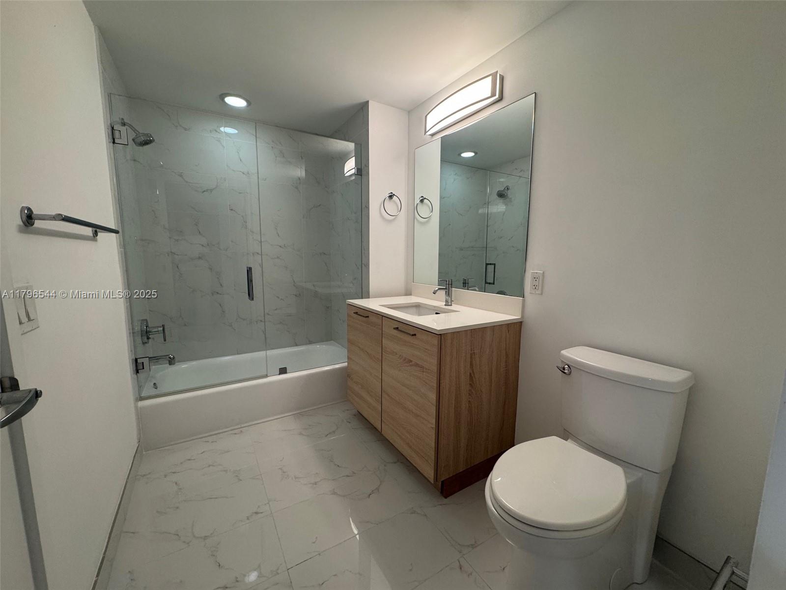 THE HARBOUR NORTH CONDO - Residential