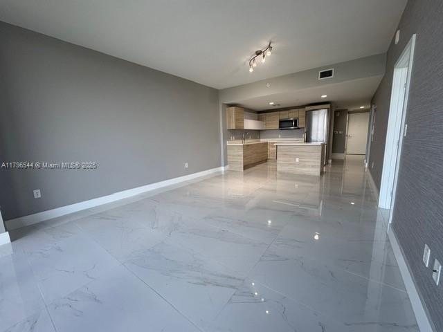 16385 Biscayne Blvd 1806