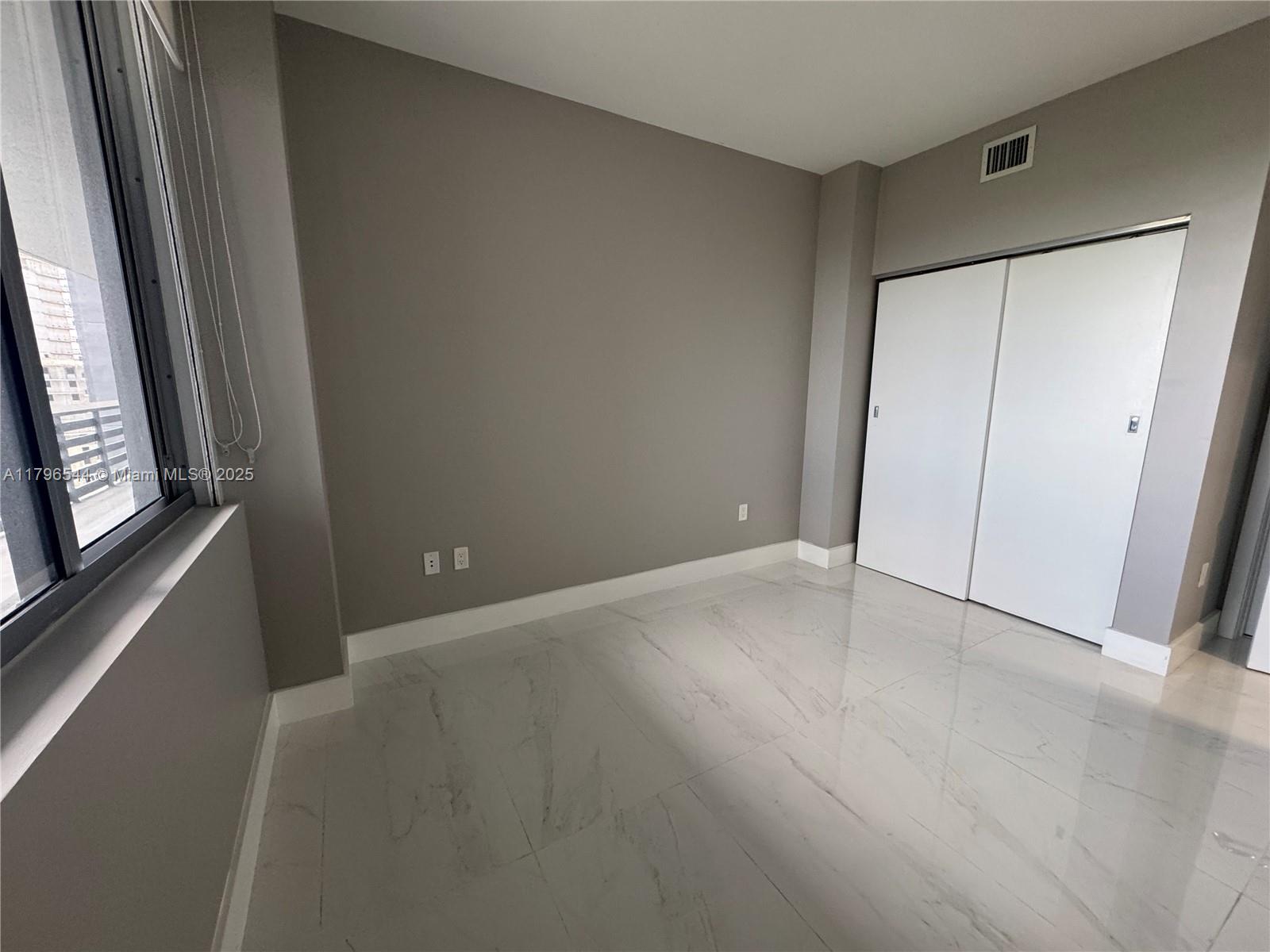 THE HARBOUR NORTH CONDO - Residential