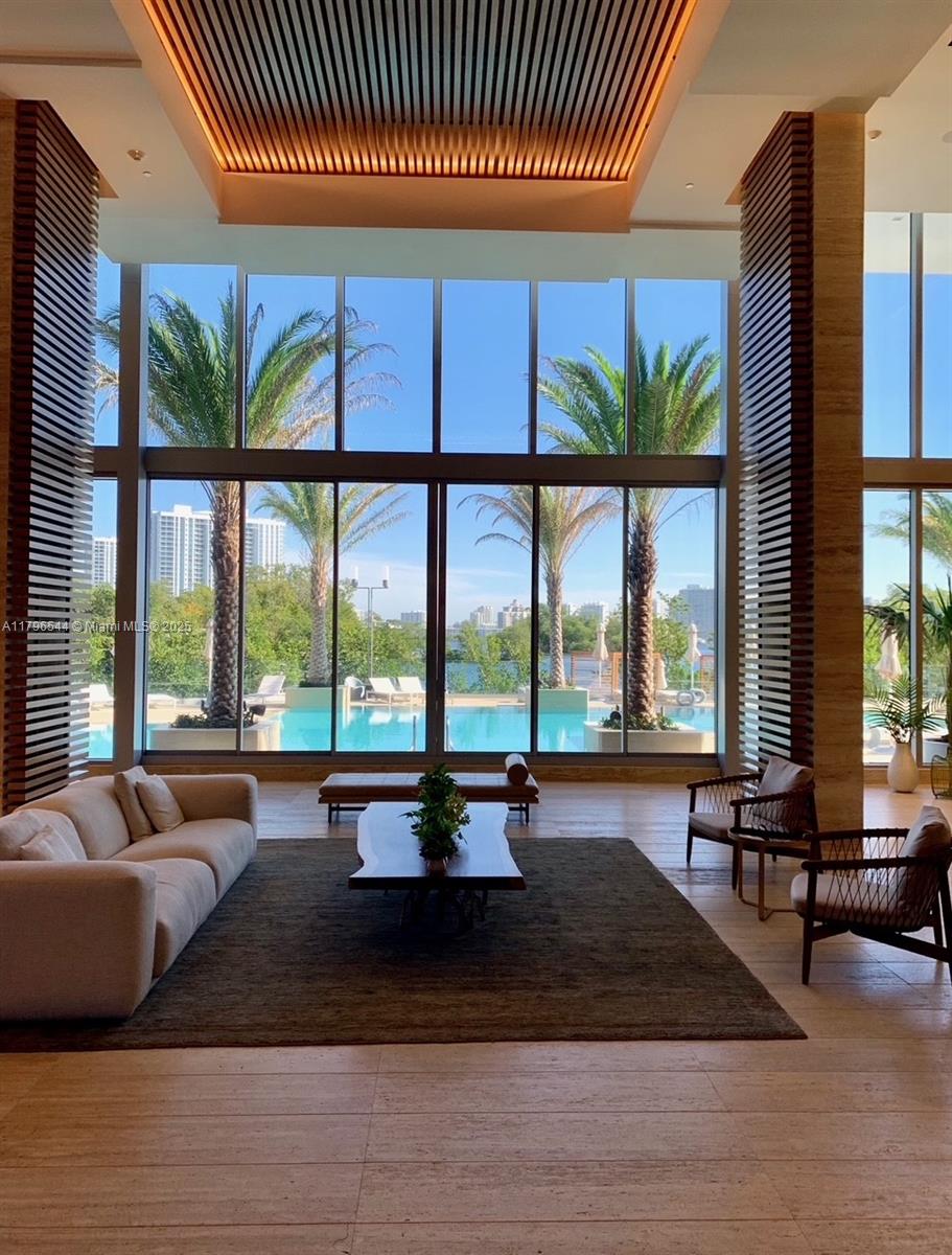 THE HARBOUR NORTH CONDO - Residential