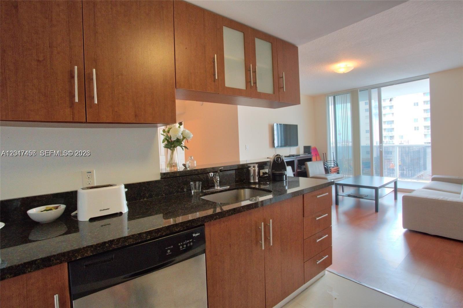601 NE 23rd St 1004