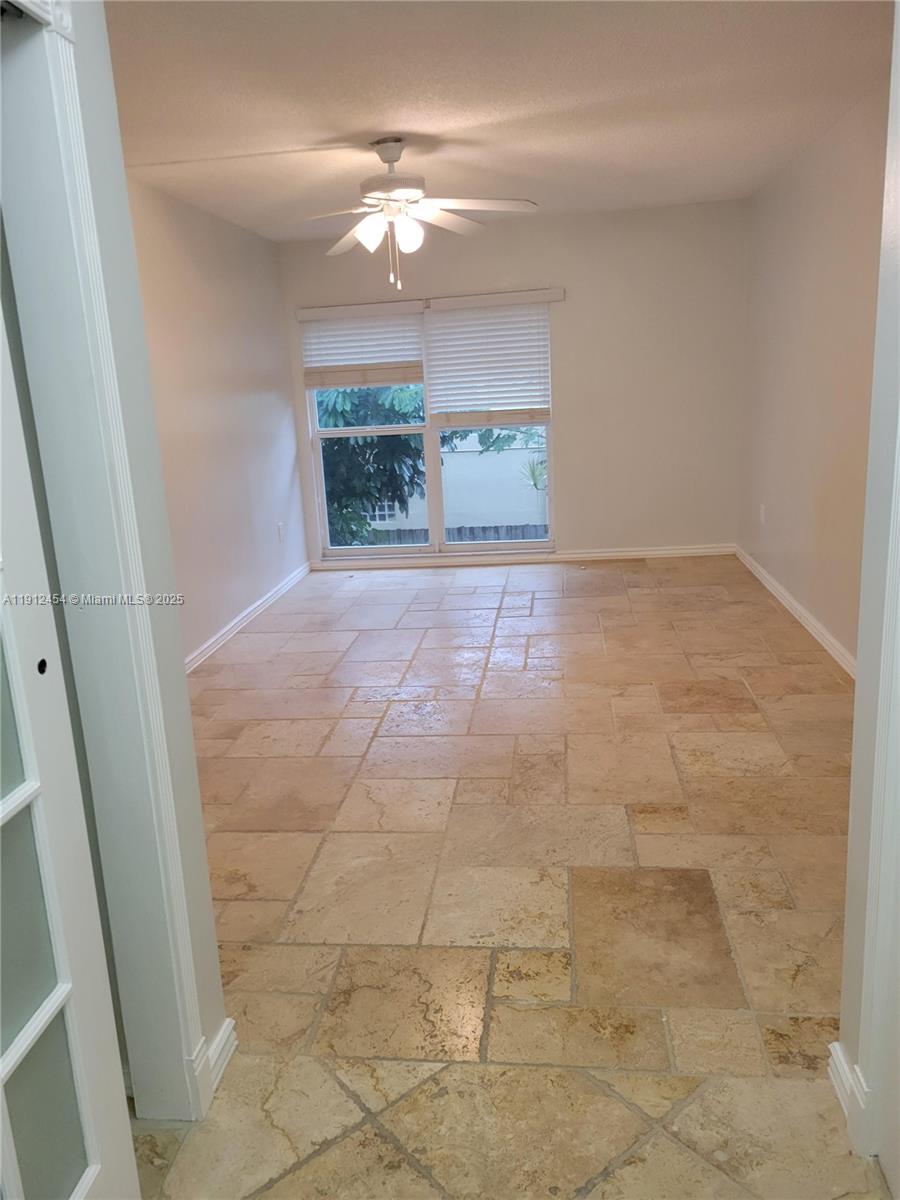 HOLLYWOOD GARDENS CONDOMI - Residential Lease