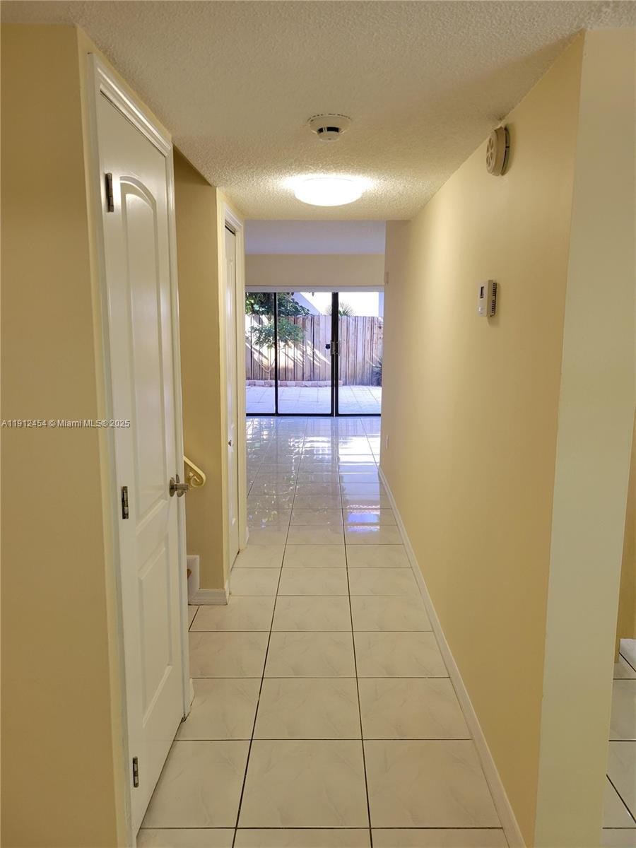 HOLLYWOOD GARDENS CONDOMI - Residential Lease