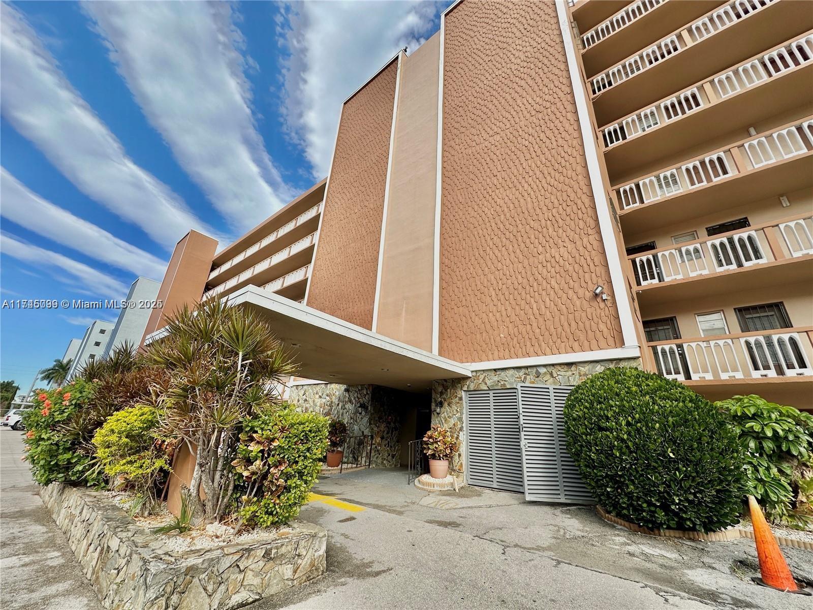 Property for Sale at 301 Ne 14th Ave 201, Hallandale Beach, Broward County, Florida - Bedrooms: 2 
Bathrooms: 2  - $255,000