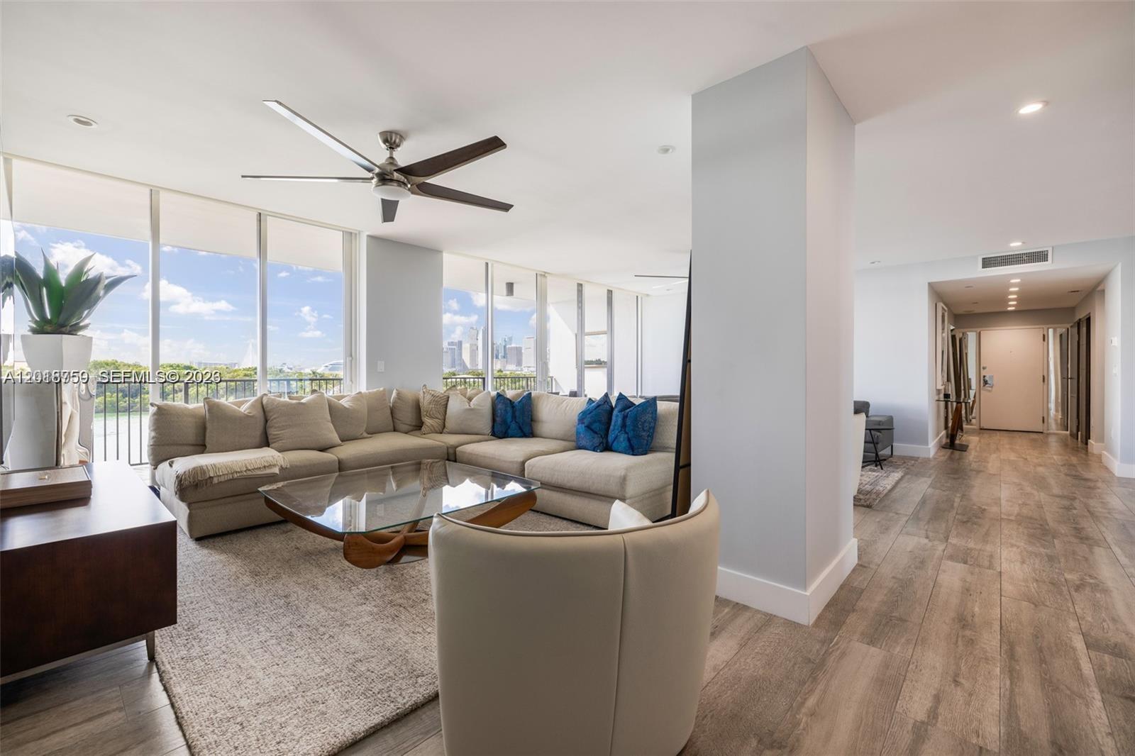 1000 Venetian Way 502