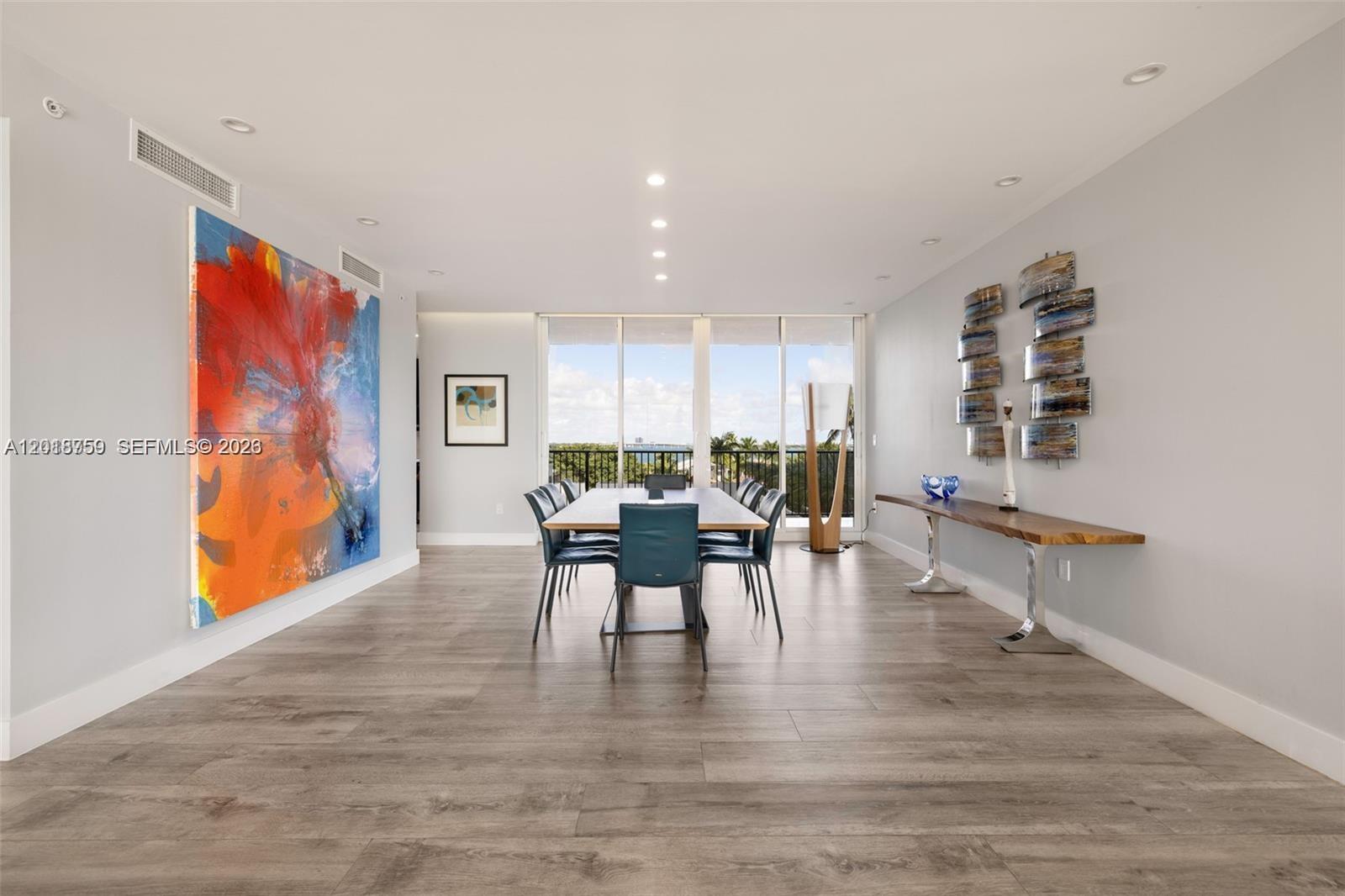 1000 Venetian Way 502