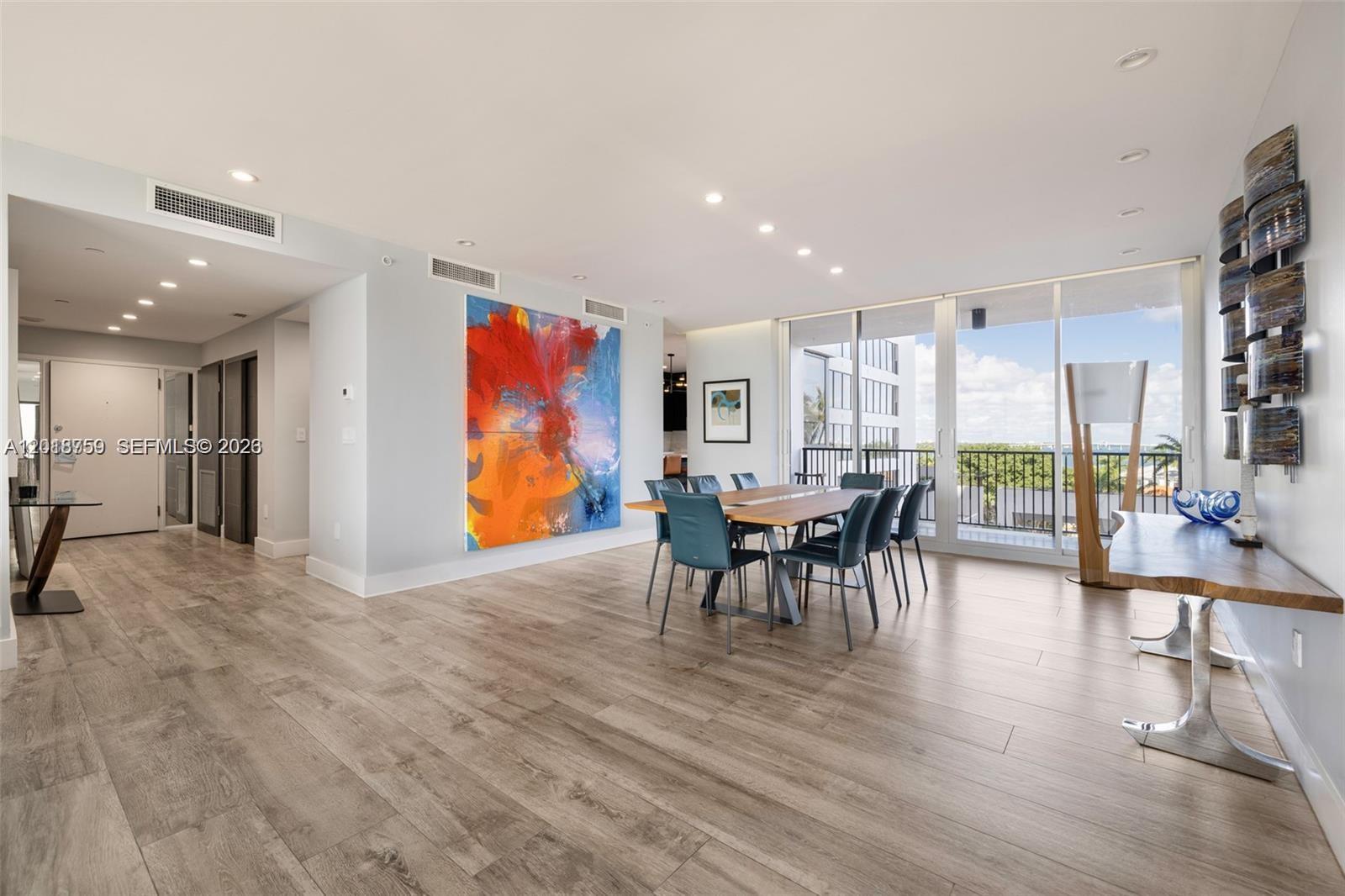 1000 Venetian Way 502