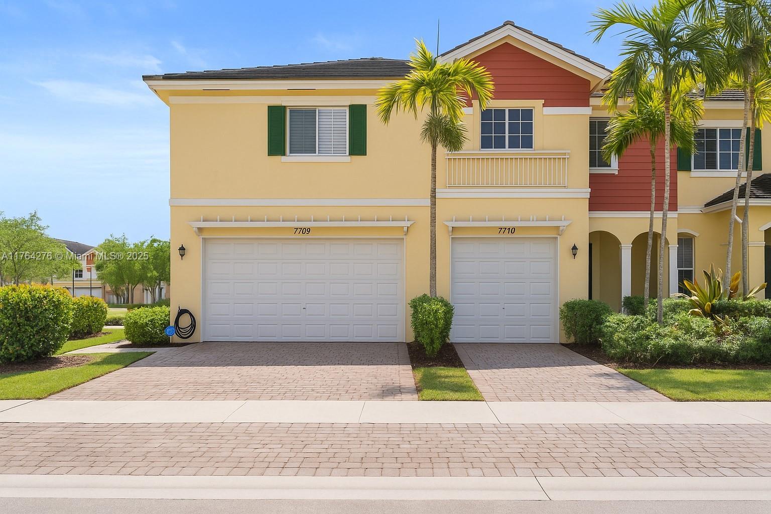 Property for Sale at 7702 Paddock Pl 7702, Davie, Broward County, Florida - Bedrooms: 3 
Bathrooms: 3  - $549,900