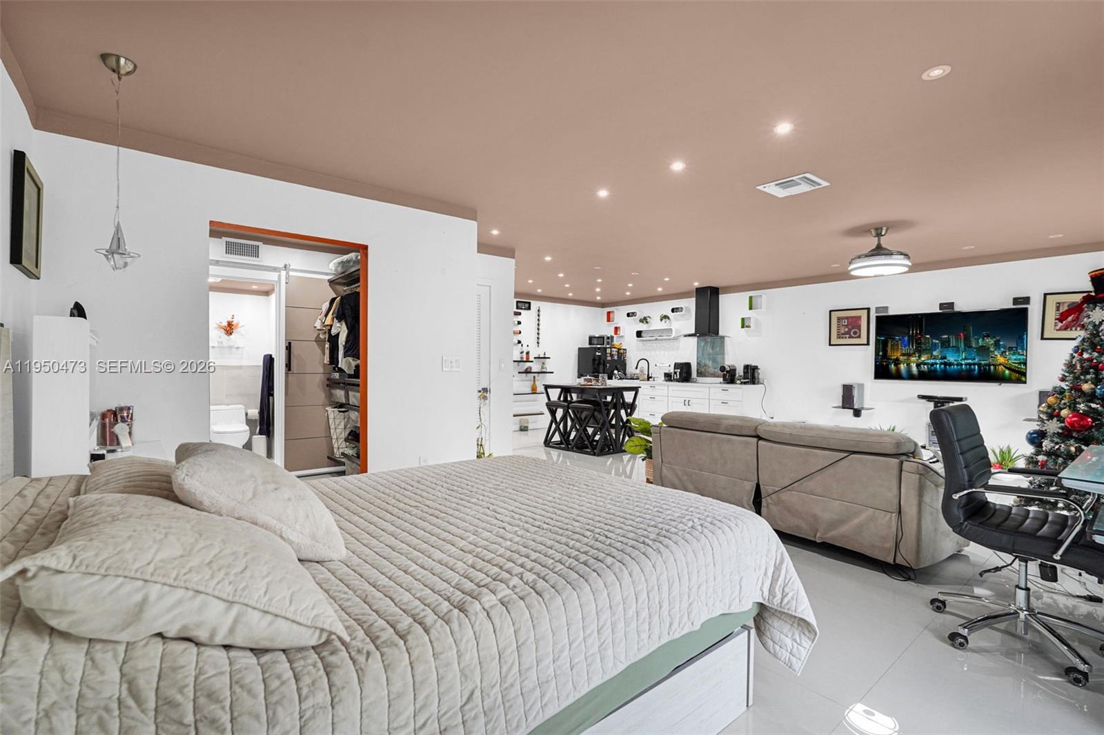 SILVER PALMS AT DADELAND - Residential