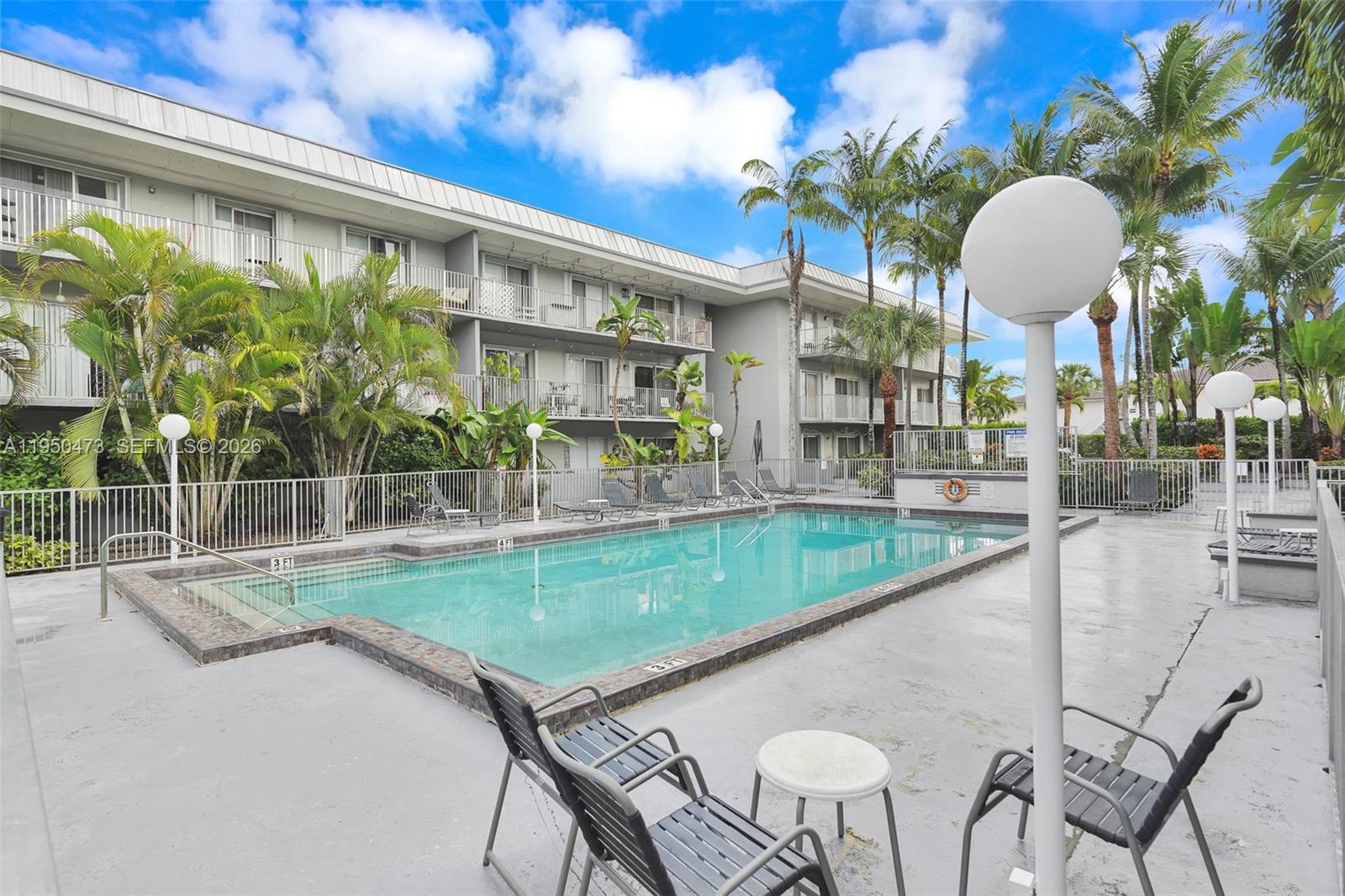 SILVER PALMS AT DADELAND - Residential