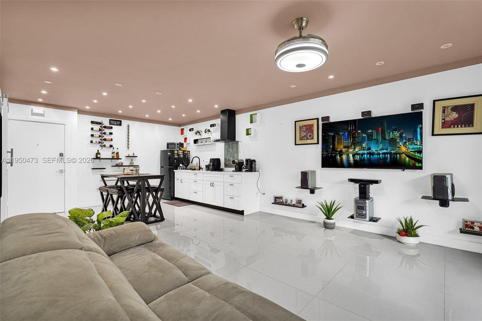 SILVER PALMS AT DADELAND - Residential