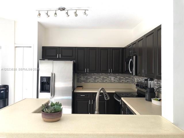 KENDALL VILLAGE TOWNVILLA - Residential