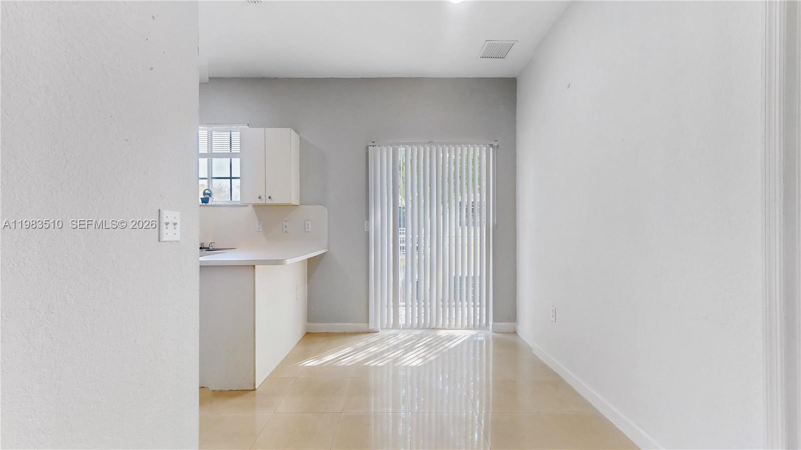 CARIBBEAN ISLES VILLAS CO - Residential