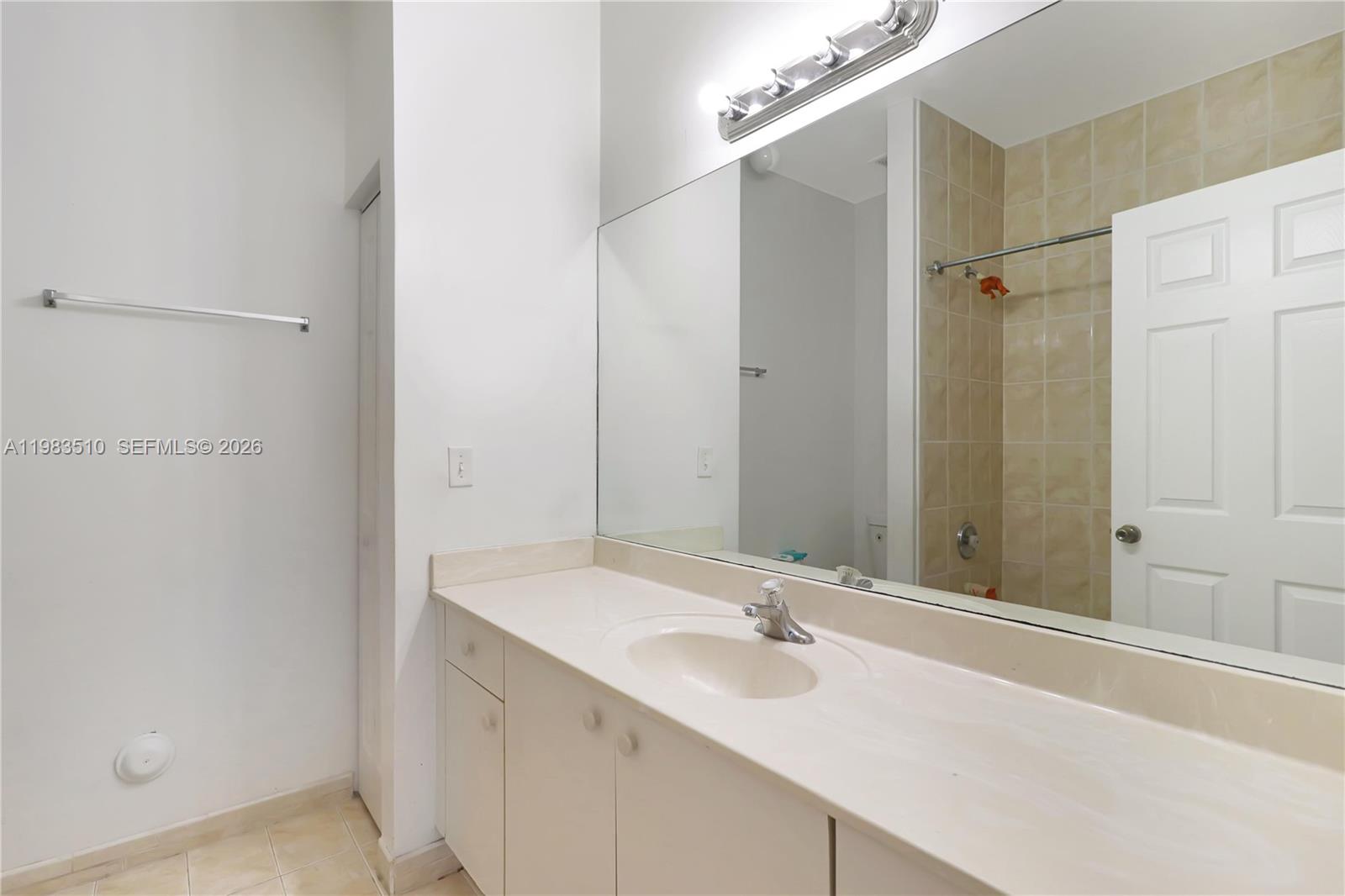 CARIBBEAN ISLES VILLAS CO - Residential