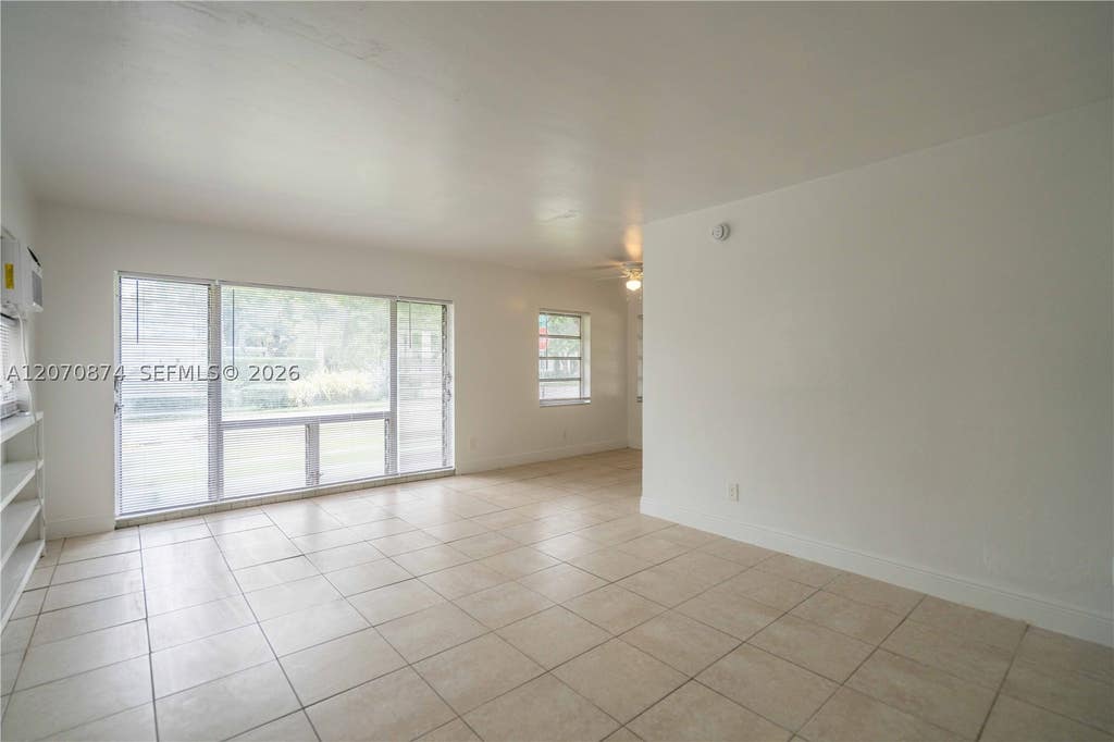 Photo of 1812 NE 20th Ave #1, Fort Lauderdale, FL 33305 (MLS # A12070874)