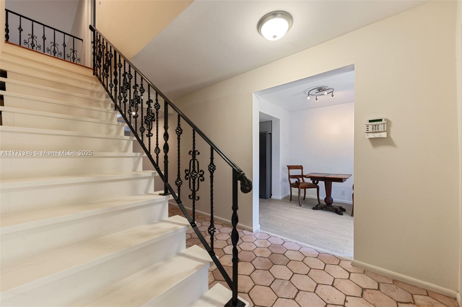 TOWNHOUSES OF EMERALD HIL - Residential