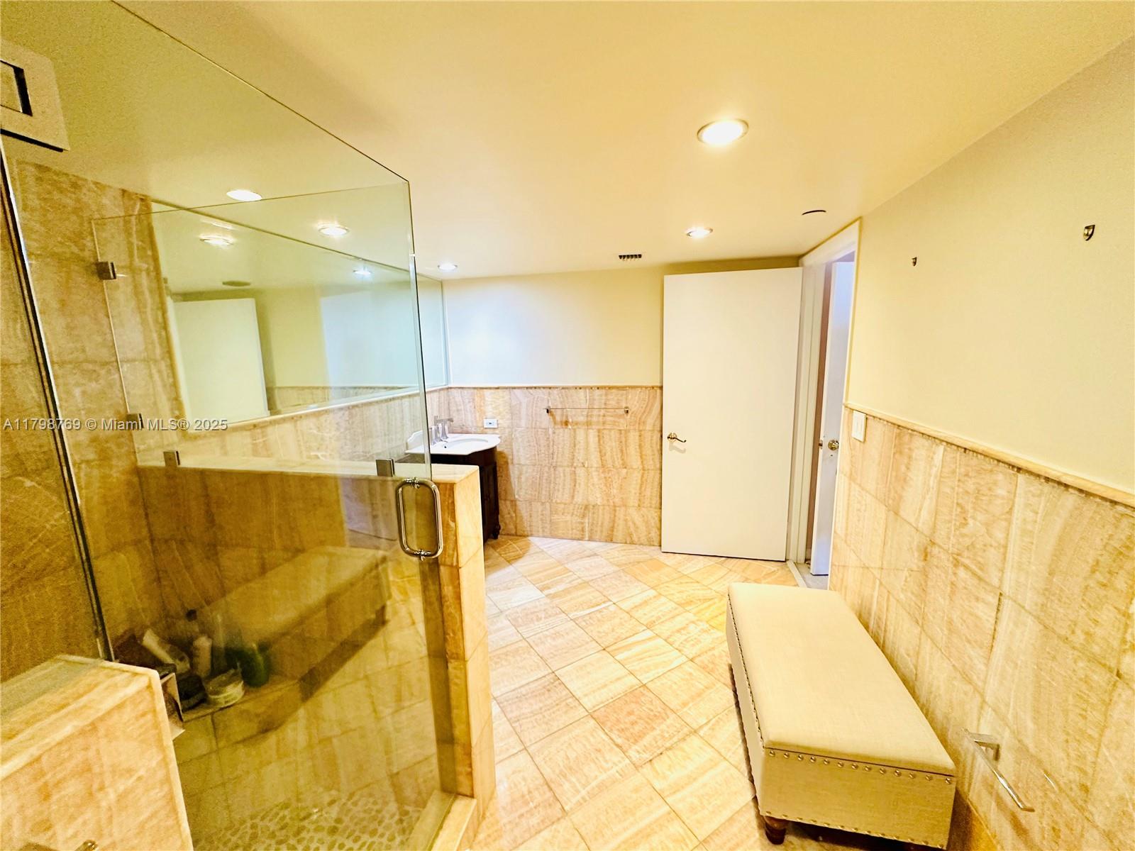 CHAMPLAIN TOWERS EAST CON - Residential