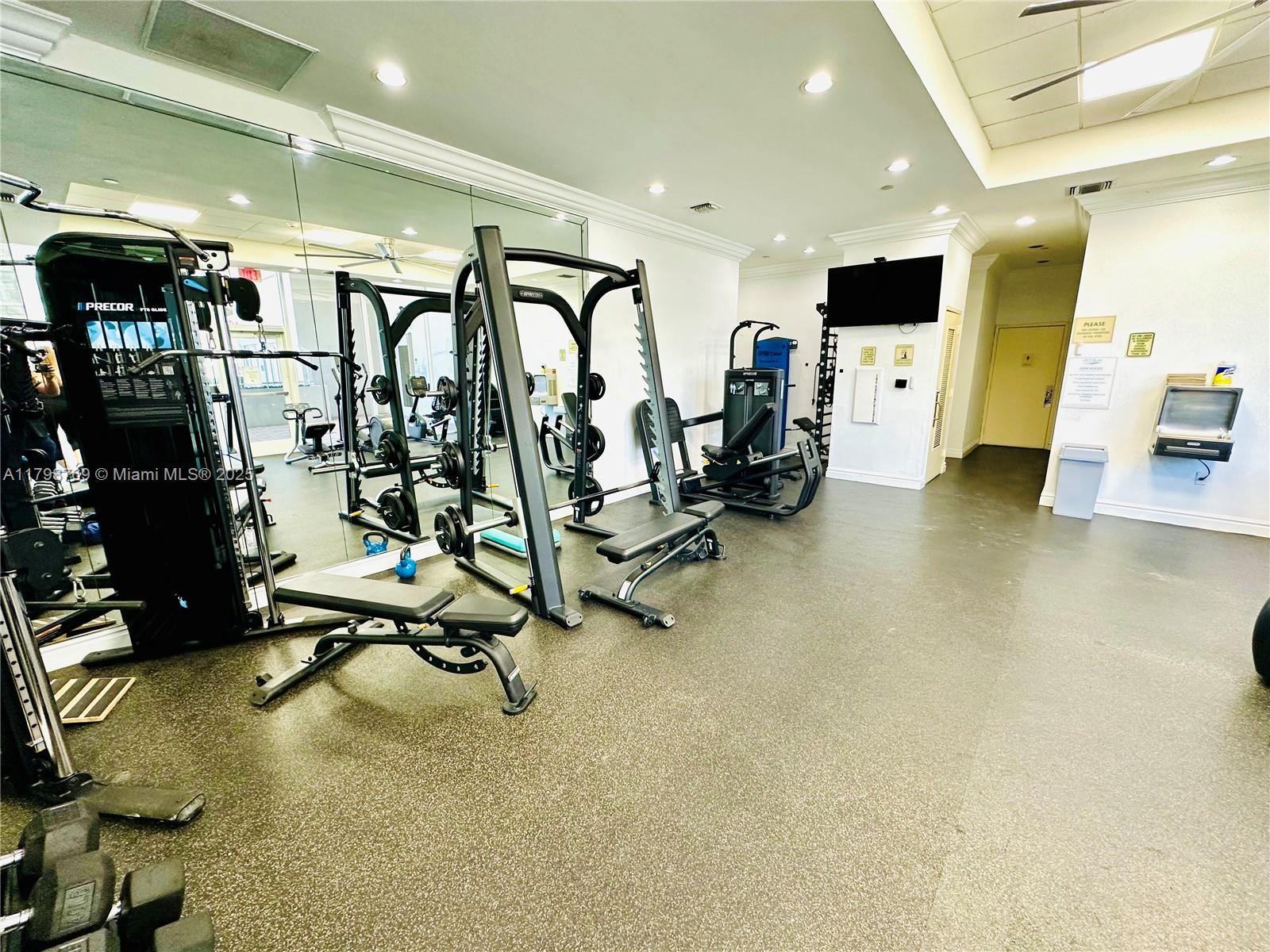 CHAMPLAIN TOWERS EAST CON - Residential