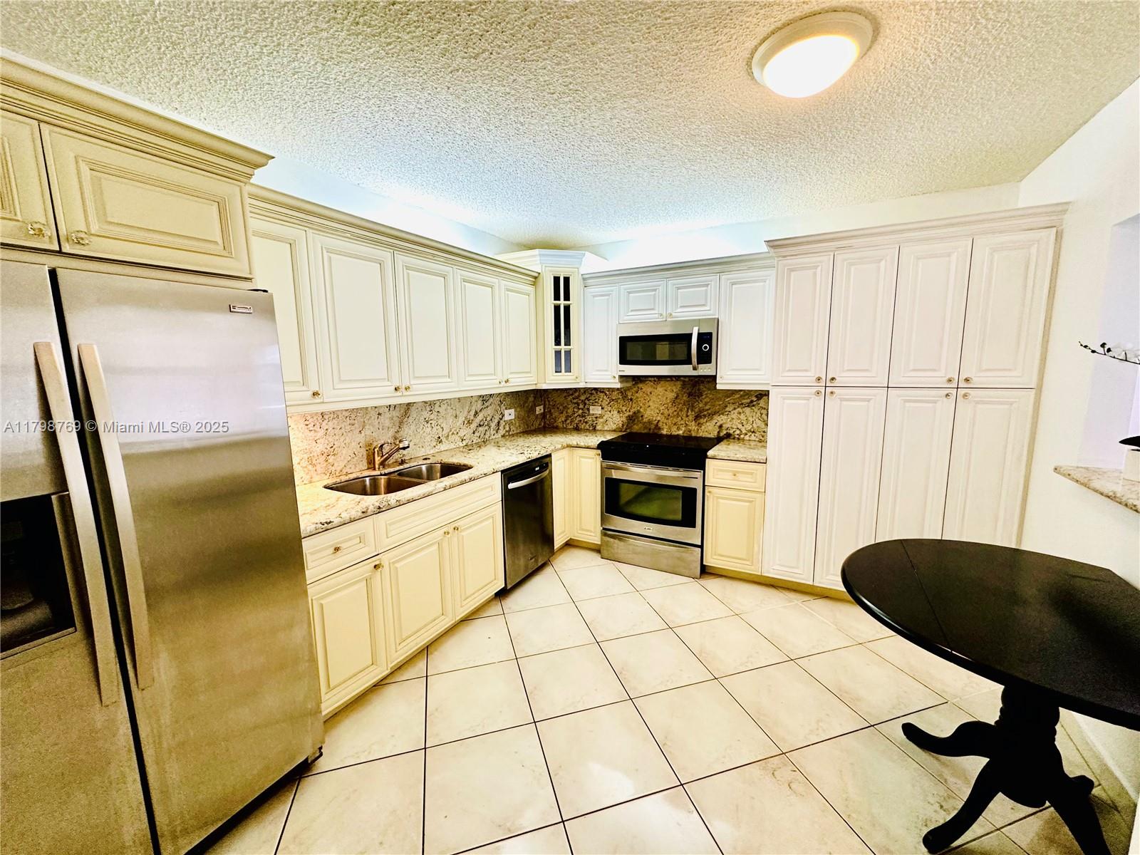 CHAMPLAIN TOWERS EAST CON - Residential