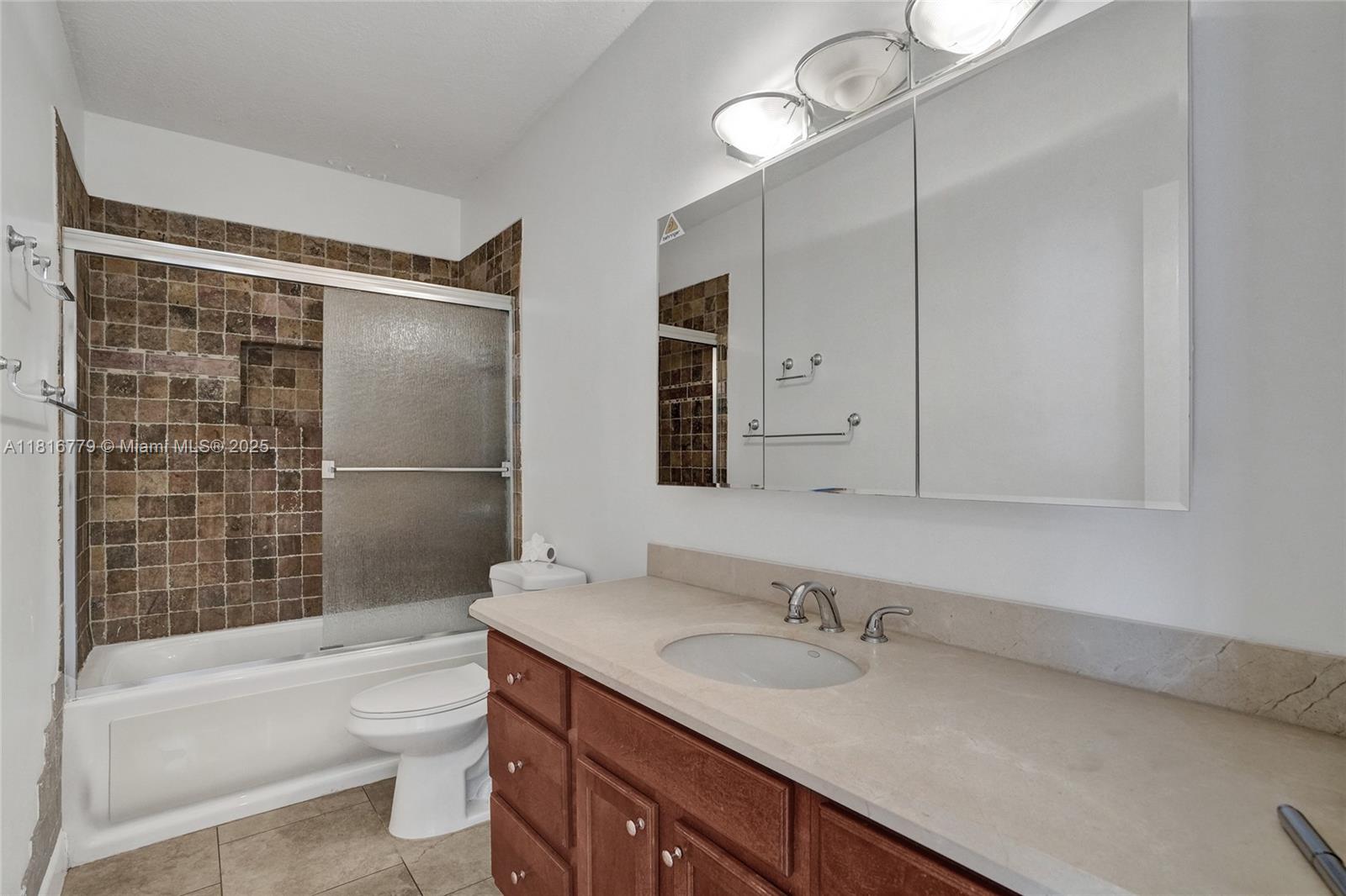 SKY LAKE - Residential