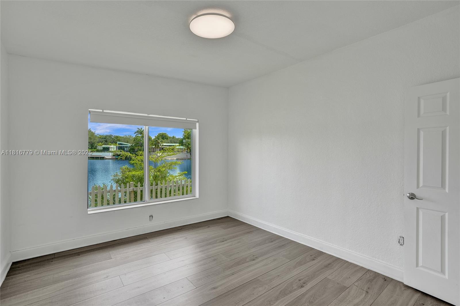 SKY LAKE - Residential