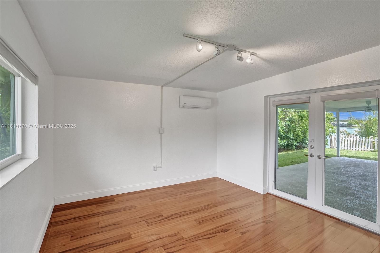 SKY LAKE - Residential