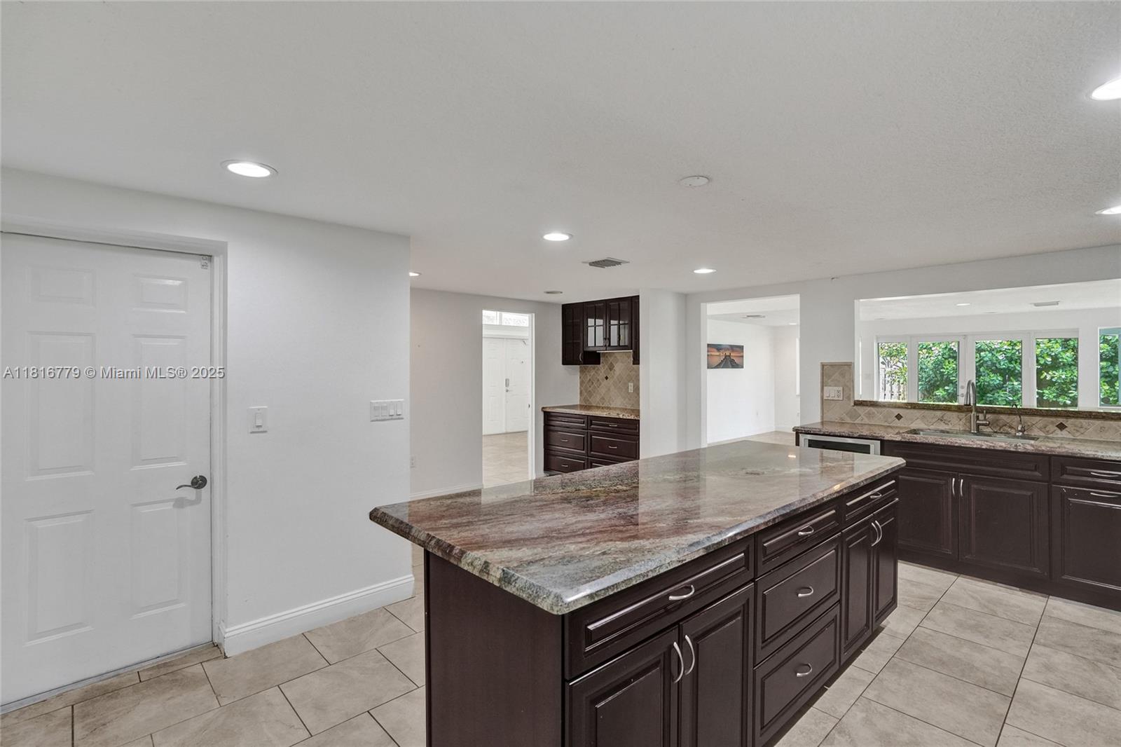 SKY LAKE - Residential