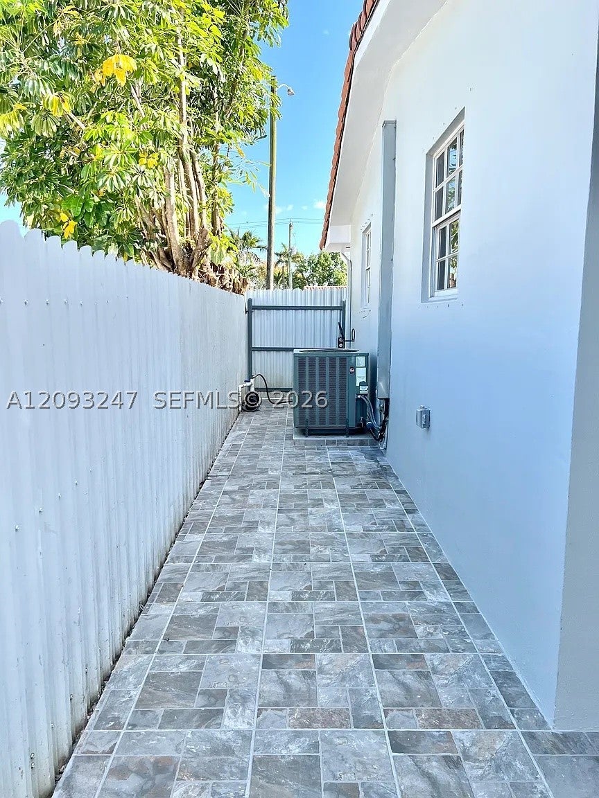 View photos, virtual tours, details... 1175 W 33rd Pl