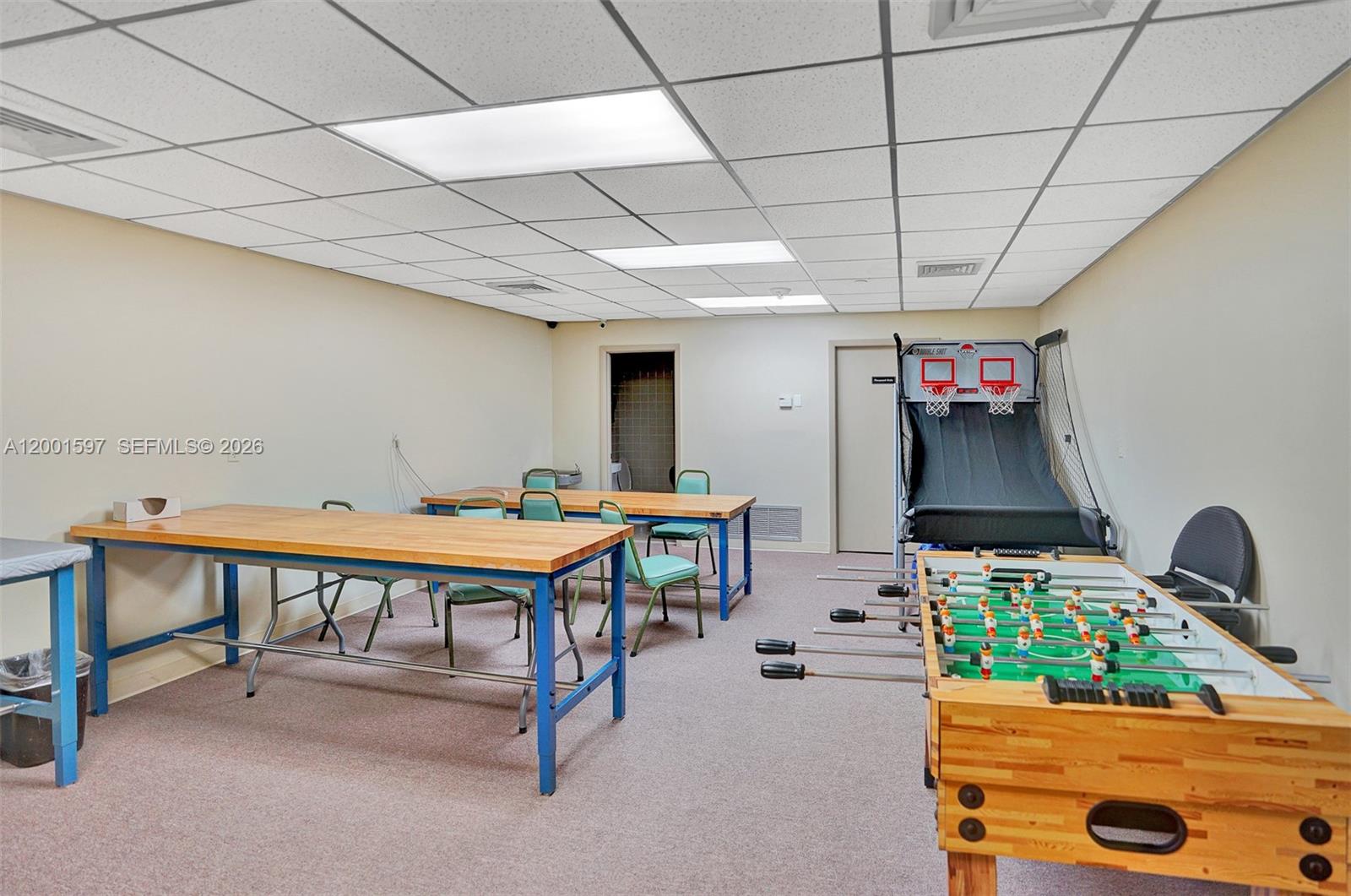 SUMMIT CONDO - Residential