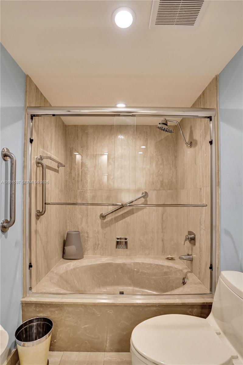 SUMMIT CONDO - Residential