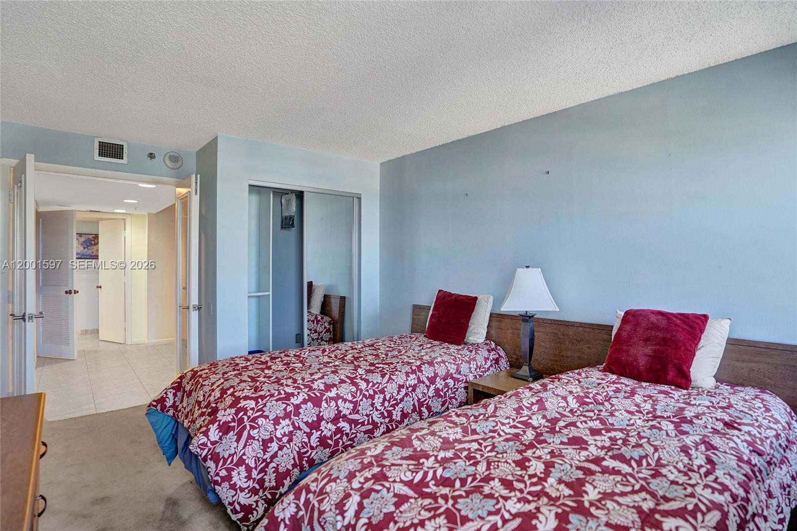 SUMMIT CONDO - Residential